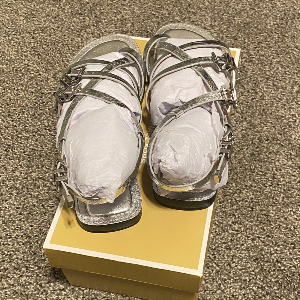 Michael Kors Darrington Flat Metallic Leather Strappy Sandals in 8.5 - Picture 5 of 5